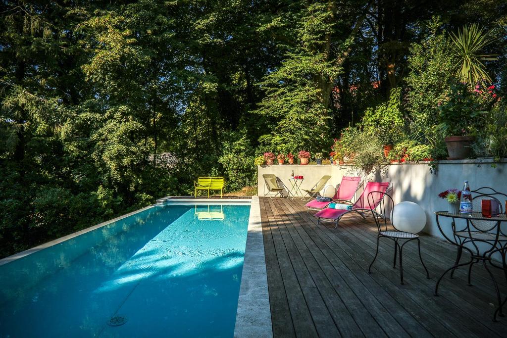 Bazén v ubytování Le Clos d'Abrigeon nebo v jeho okolí