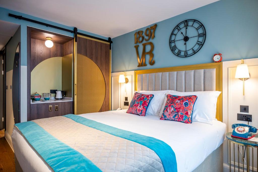 Postel nebo postele na pokoji v ubytování Hotel Indigo - Chester by IHG