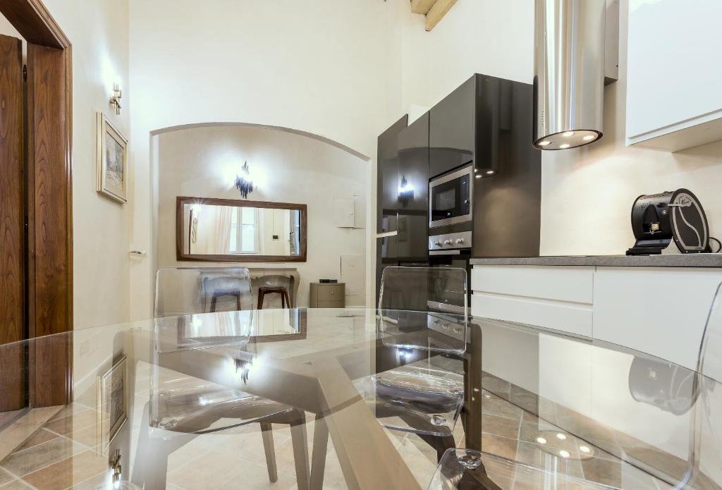 Duomo 2 Bedroom Apartment - Two-Bedroom Apartment