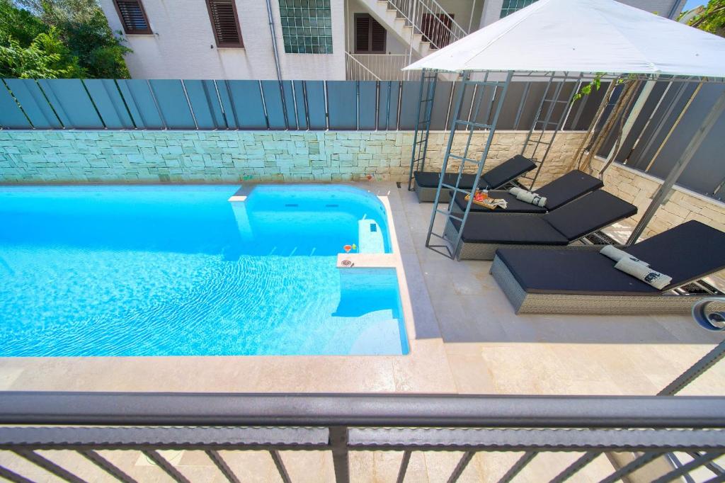 Bazén v ubytovaní Luxury VALL Apartment alebo v jeho blízkosti