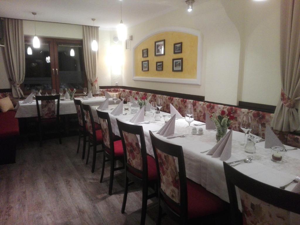 Restaurace v ubytování Familiengasthof Zirmhof