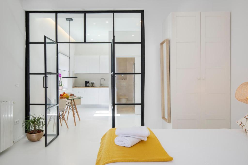 Twins Idola Apartments - 19