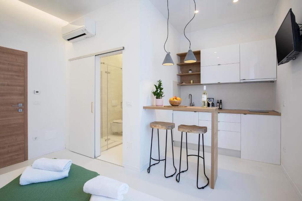 Twins Idola Apartments - 11