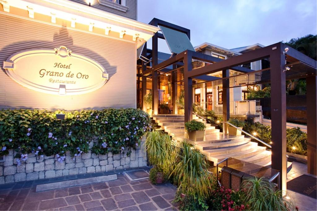 Restaurace v ubytování Grano de Oro Hotel