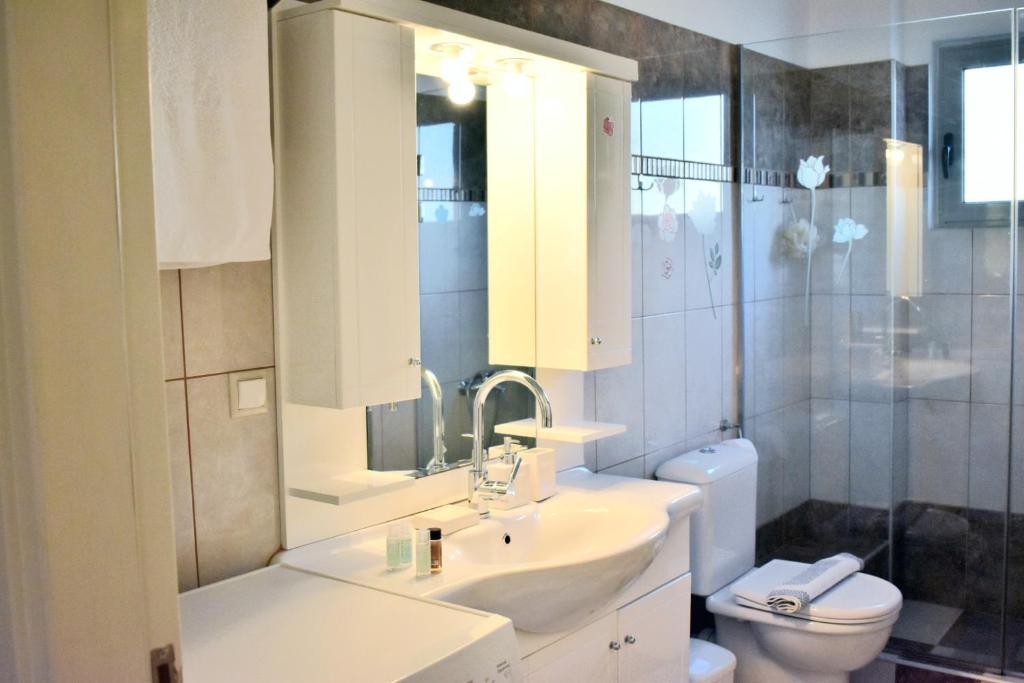 Kúpeľňa v ubytovaní Almyrida sea view house