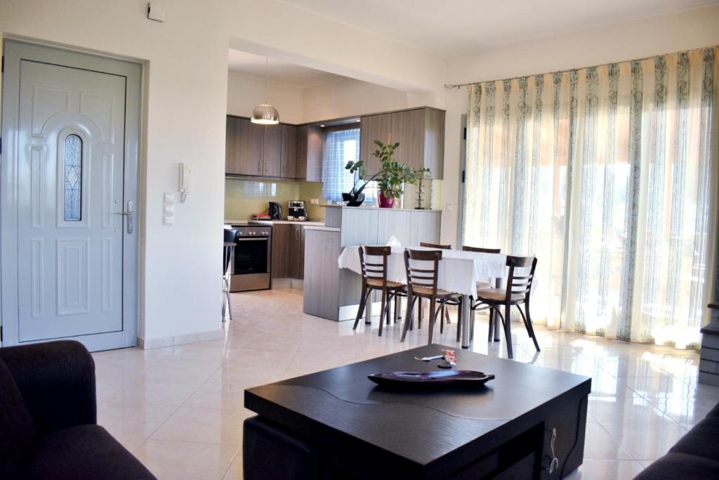 Kuchyňa alebo kuchynka v ubytovaní Almyrida sea view house