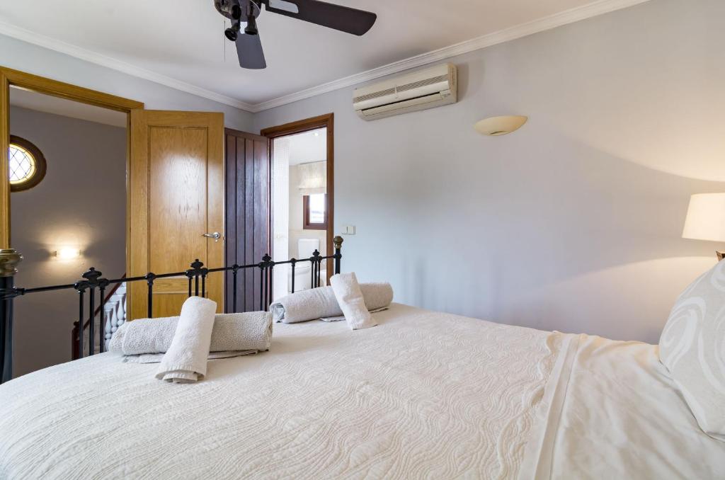 Posteľ alebo postele v izbe v ubytovaní Villa Casakhan, Beautiful Luxury Villa,