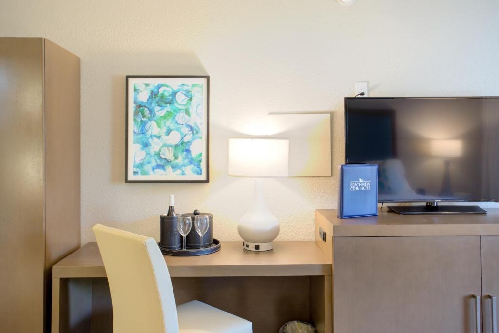 Beachview Club Hotel - Habitación Estándar Con Dos Camas Queen