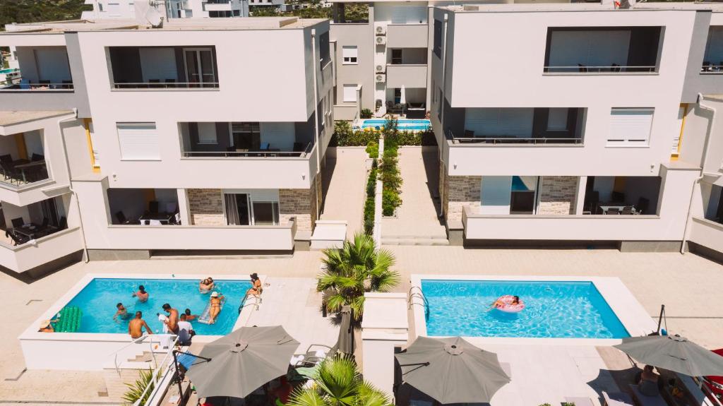 Bazén v ubytování Apartments & Rooms Danivan Pool Villas nebo v jeho okolí