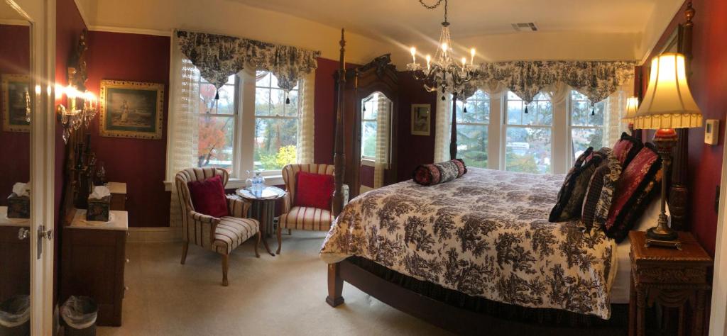 The Inn on Knowles Hill Bed & Breakfast Hotel - Deluxe King Suite