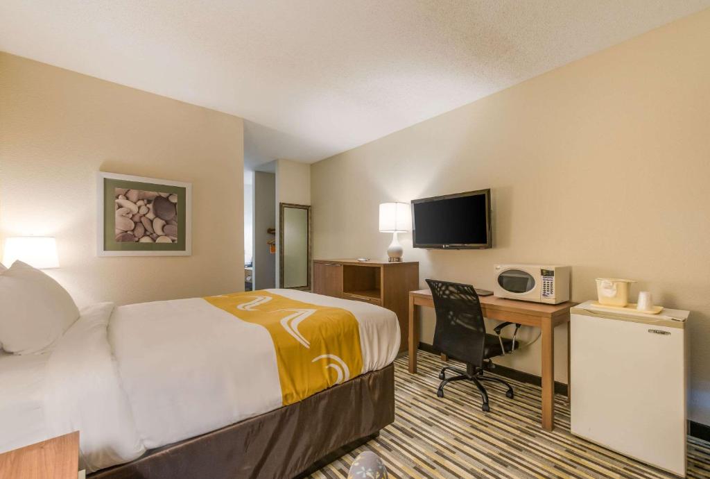 Quality Inn Michigan City South - Queen Room - Niet -roken