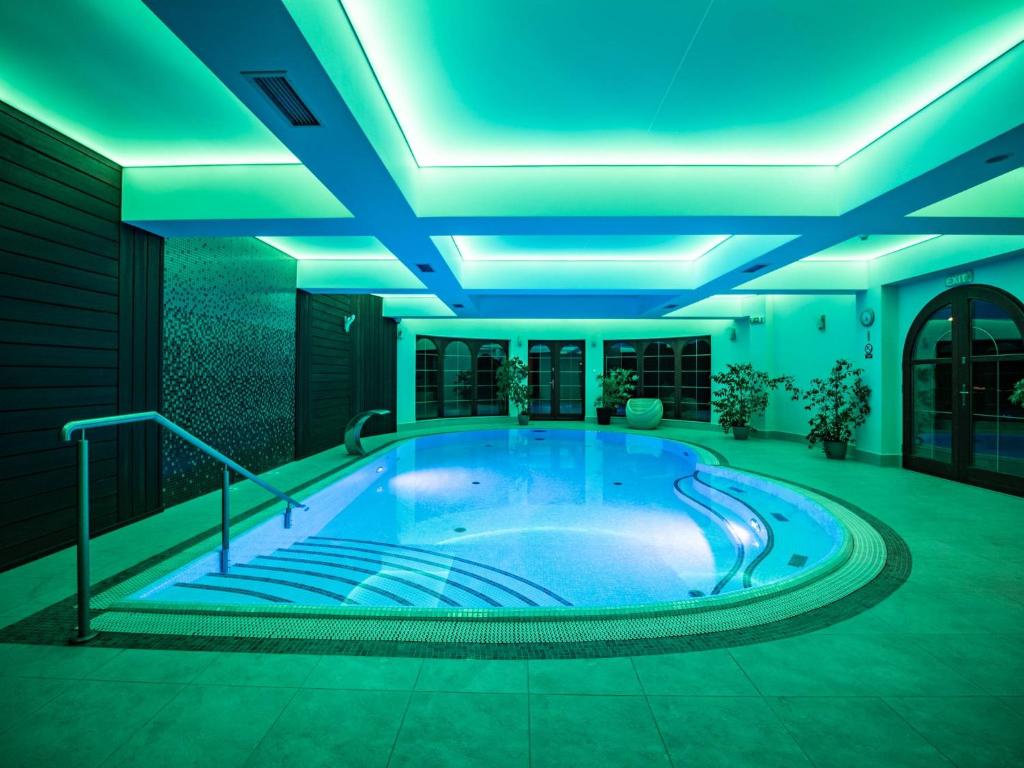 Bazén v ubytovaní Villa Wernera Hotel & Spa alebo v jeho blízkosti