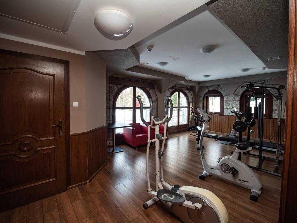 Posilňovňa alebo fitness centrum v ubytovaní Villa Wernera Hotel & Spa