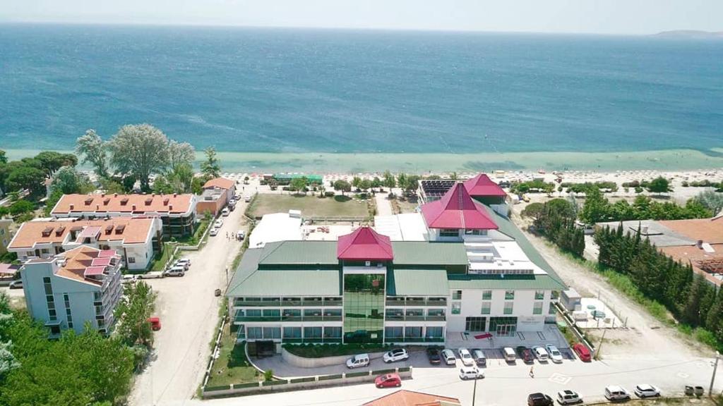 an aerial view of a resort near the ocean at Ceti̇n Presti̇ge Resort in Erdek