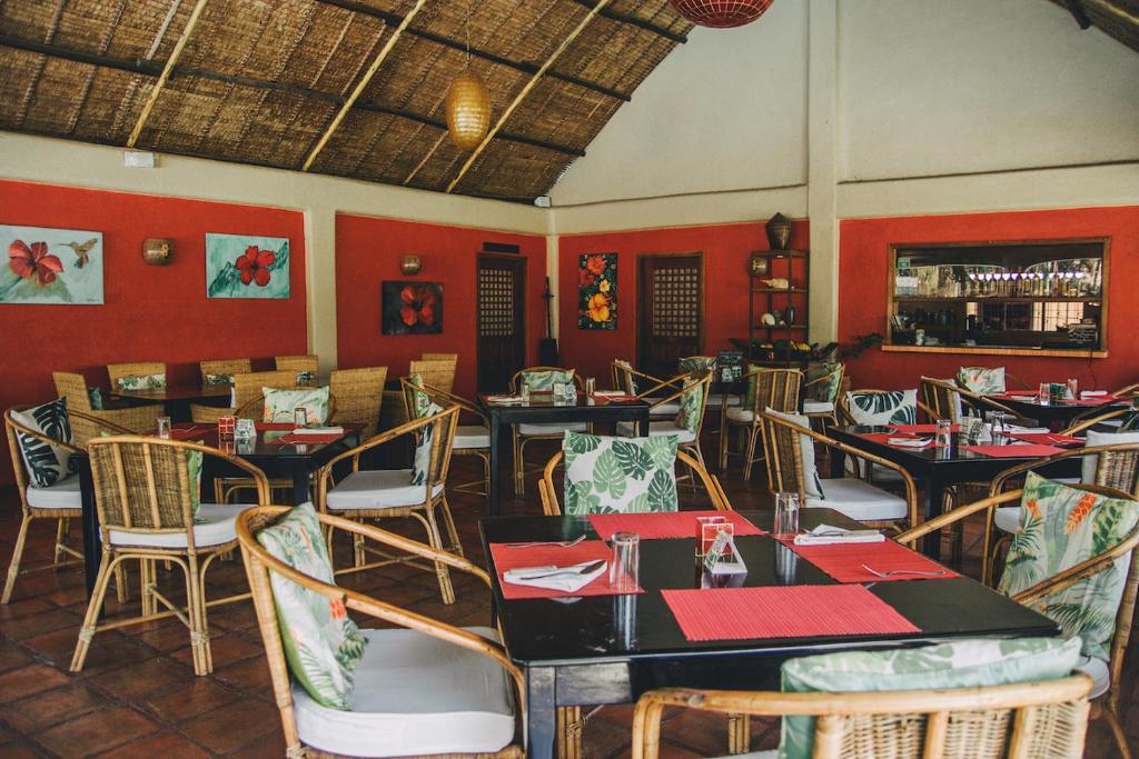 Restaurace v ubytování Hibiscus Garden Resort