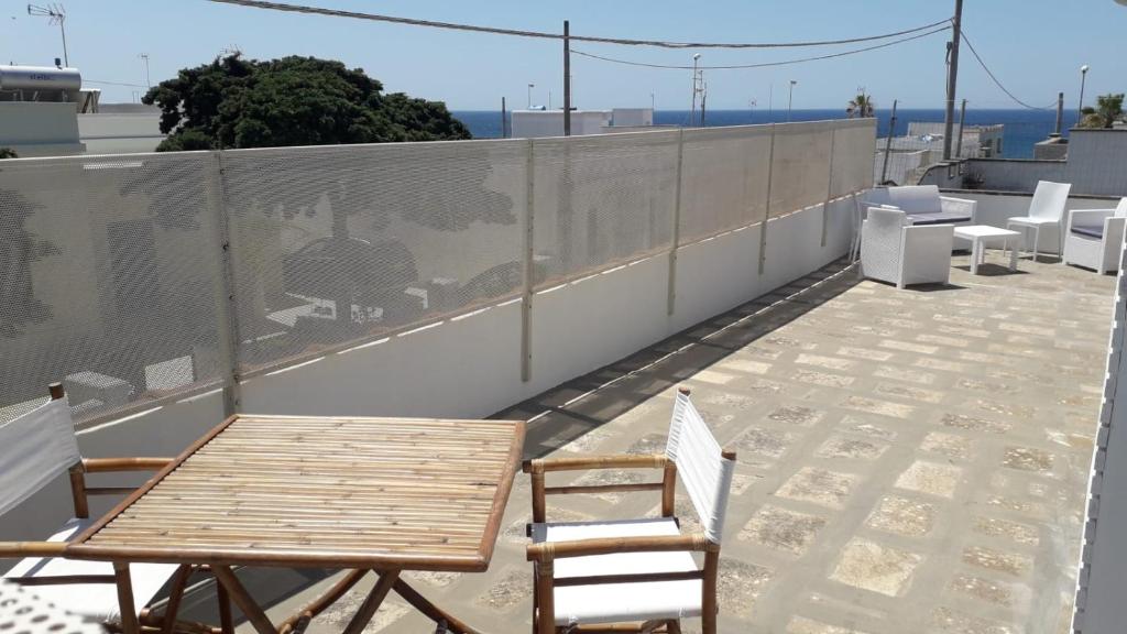 Balkón nebo terasa v ubytování Attico a 150 mt dal mare