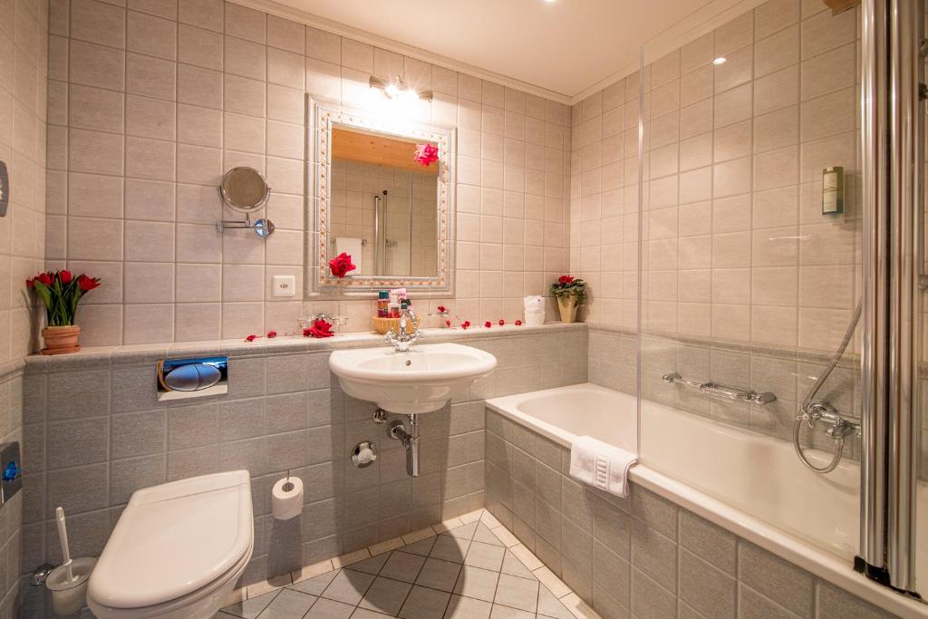 Koupelna v ubytování Hotel Alpbach