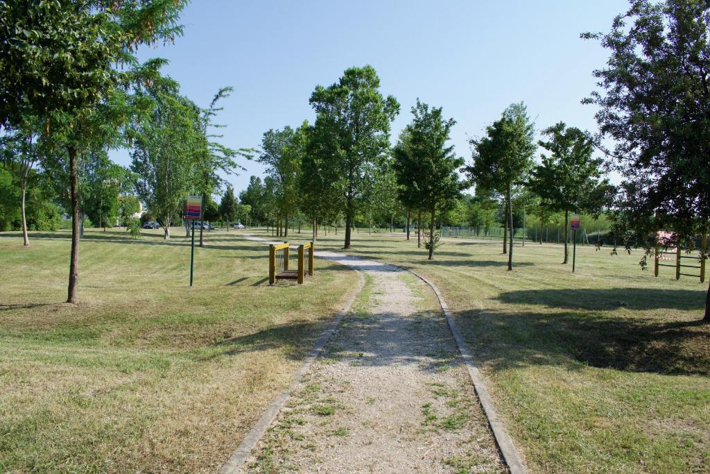 Zdjęcie z galerii obiektu App4rent Family Apartment 3 camere, 2 bagni, Wi-Fi, animali ammessi w mieście Jesolo