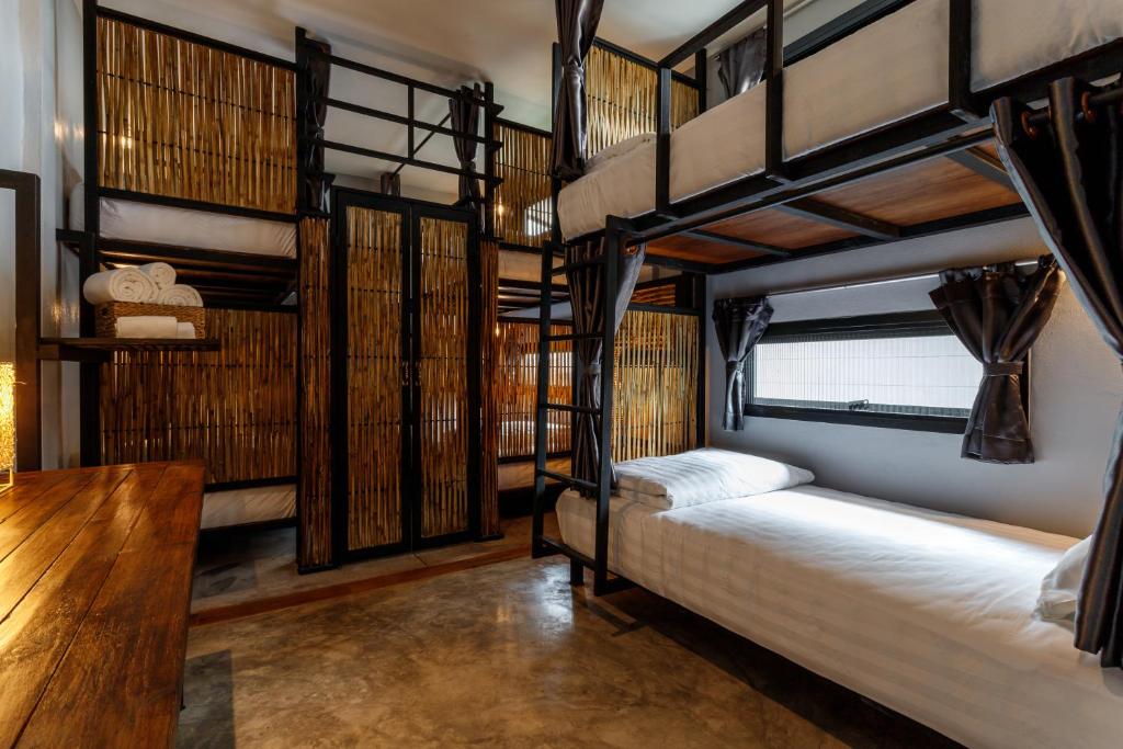 Hostel One Art and Gallery - 7