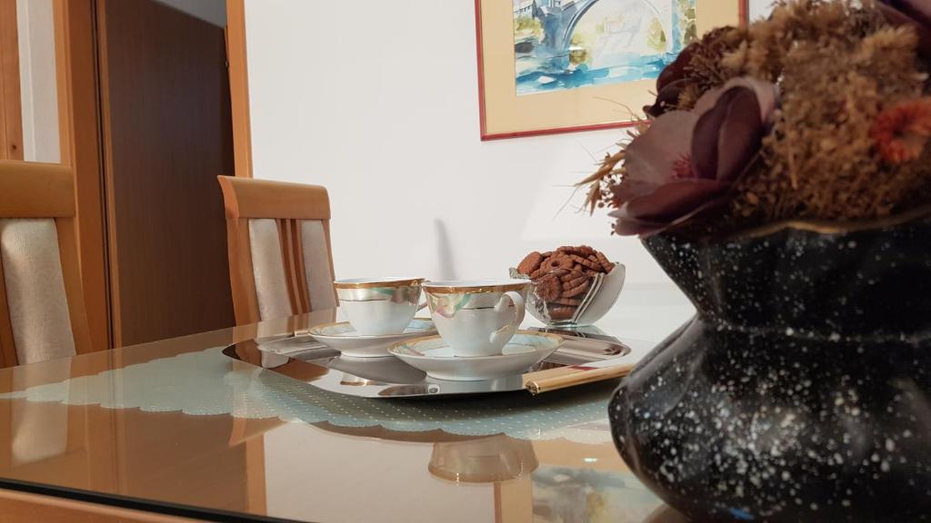 Příslušenství pro přípravu čaje a kávy v ubytování Guest House Nova