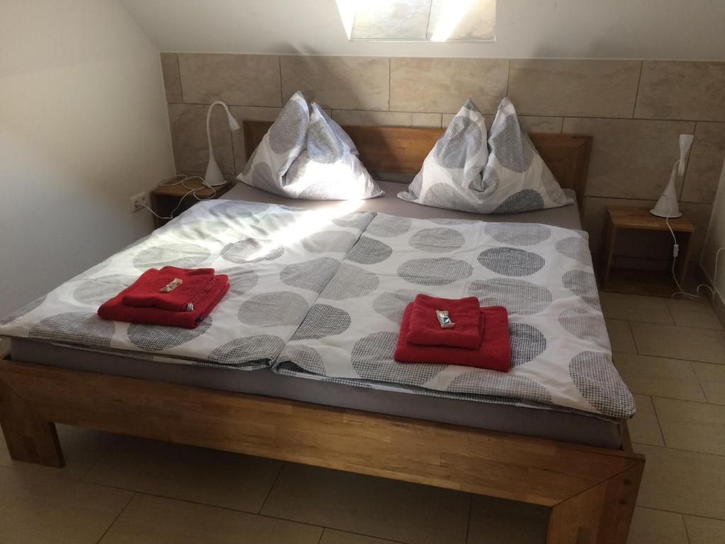 Postel nebo postele na pokoji v ubytování Ferienwohnung Frieser
