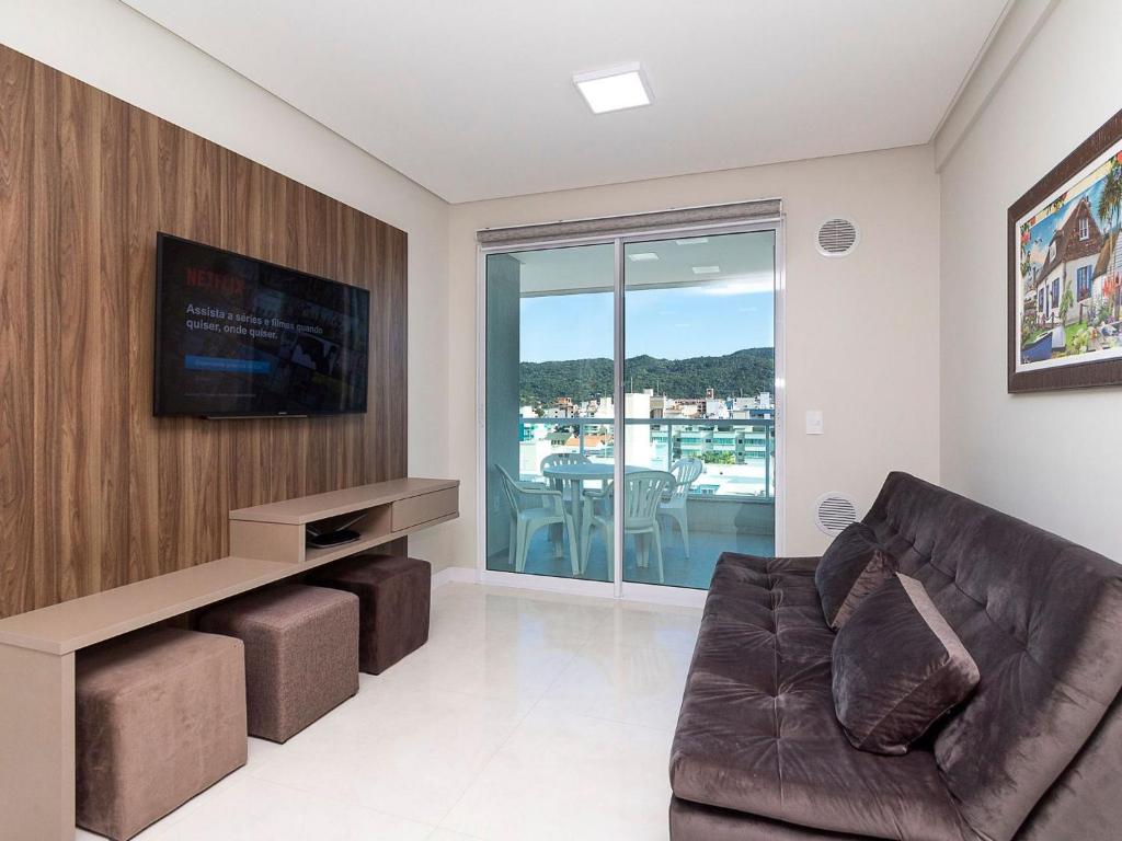  Apartamento 2 Dormitórios a 80 Metros do Mar