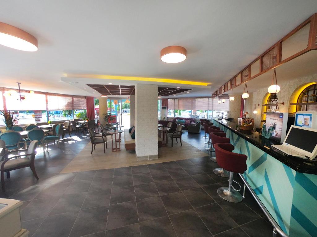 Restaurace v ubytování Irem Garden Hotel & Apartments