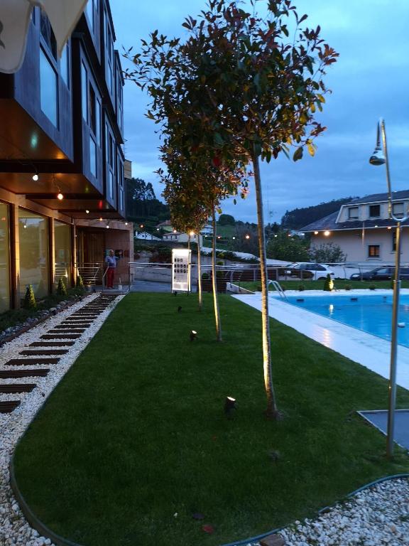 Bazén v ubytovaní Hotel Herbeira alebo v jeho blízkosti