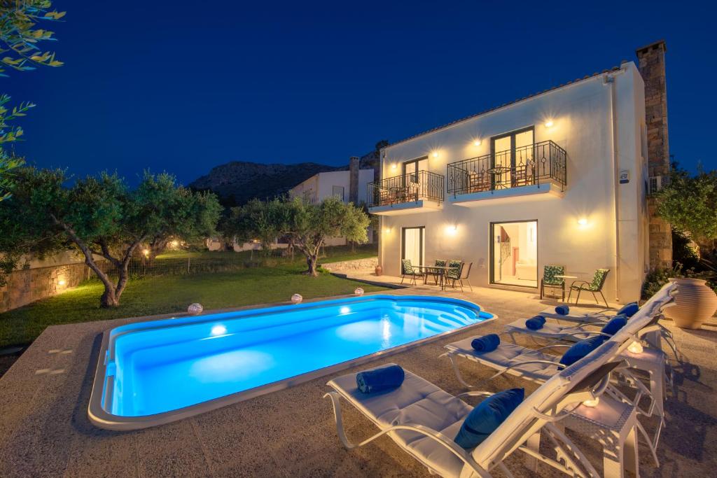 The swimming pool at or close to Nefeli Villas