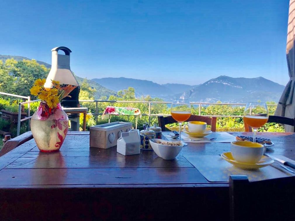 Nespecifikovaný výhled na hory nebo výhled na hory při pohledu z bed and breakfast