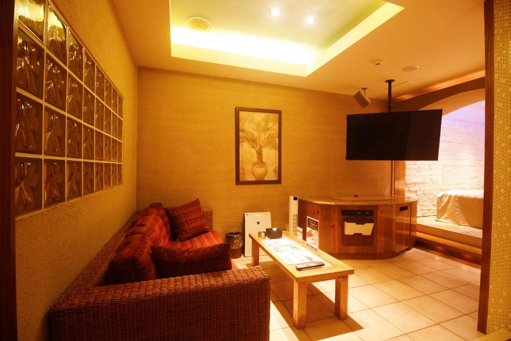 TV a/nebo společenská místnost v ubytování WATER HOTEL Cy (Audlt Only)