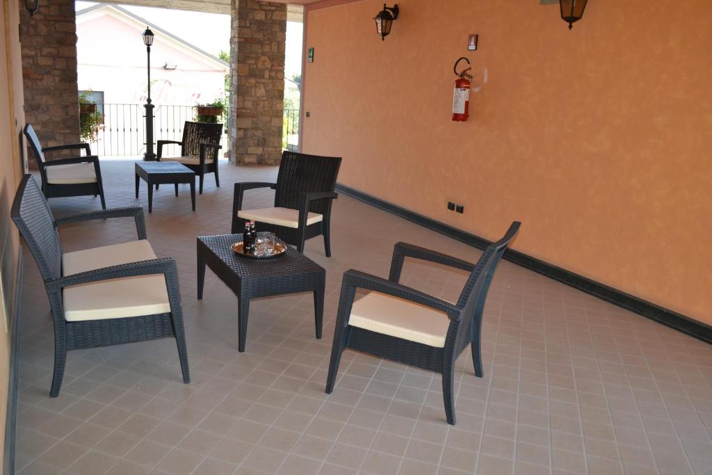 Posezení v ubytování Albergo La Piana