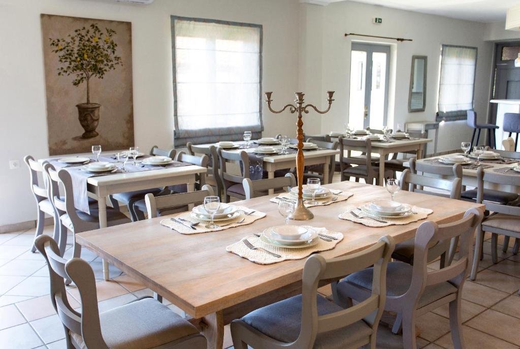 Restaurace v ubytování Caretta - Caretta Hotel