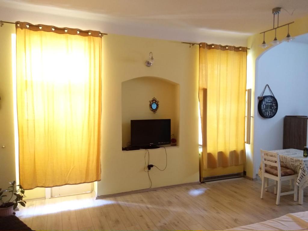 Μια τηλεόραση ή/και κέντρο ψυχαγωγίας στο Retro Opatija Center Apartments