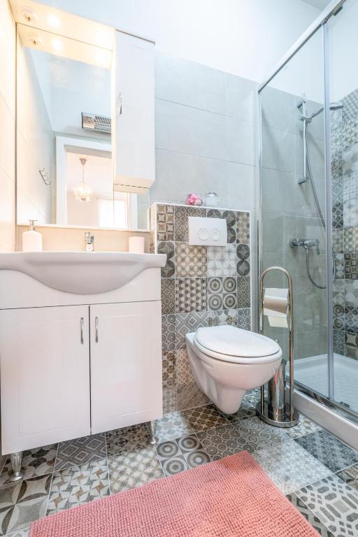 Old City Romantic Studios 3 - 17