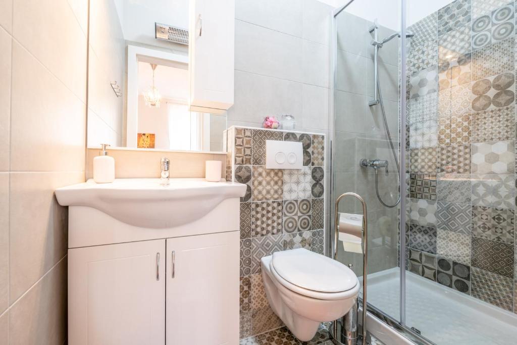 Old City Romantic Studios 3 - 18