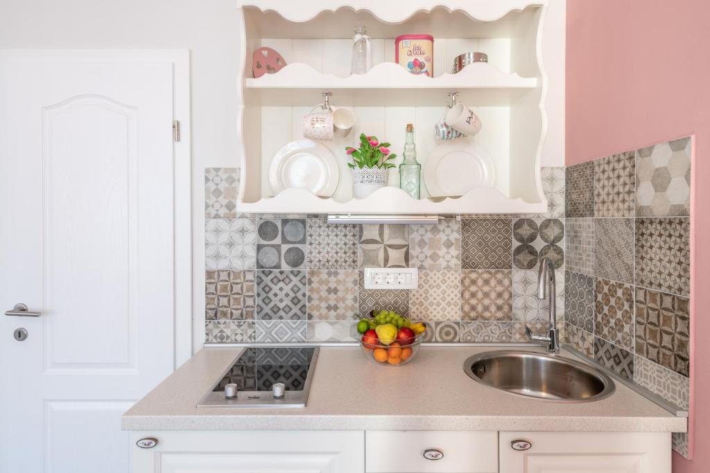 Old City Romantic Studios 3 - 19