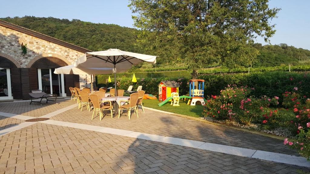 Výhľad na hory alebo výhľad na hory priamo z of the bed and breakfast