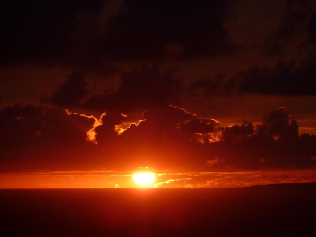 Alba o tramonto visti dall'interno del bed & breakfast o dai dintorni