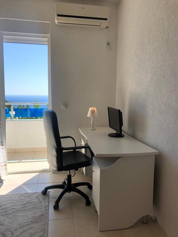 Foto dalla galleria di Apartmani Dini a Ulcinj