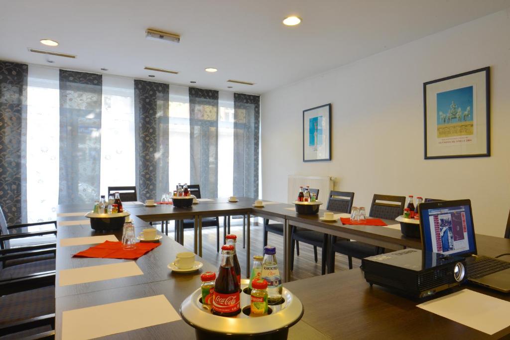 HOTEL Am Spichernplatz - Resim 18