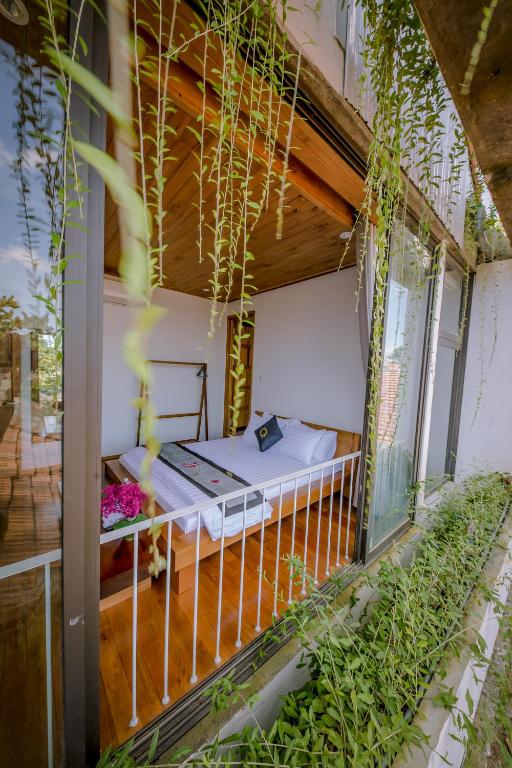 The Purple Hue Homestay - 6