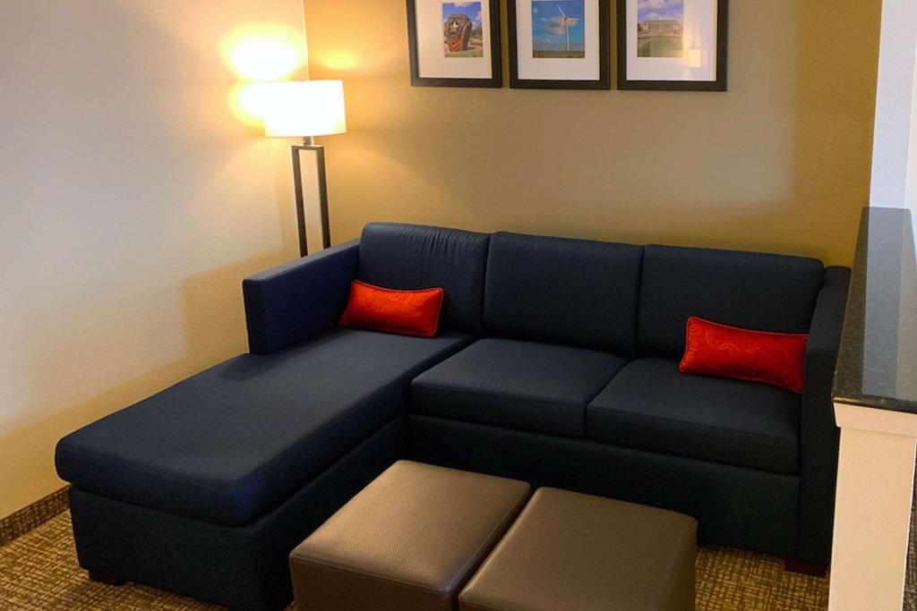 Comfort Suites Texas Ave photo