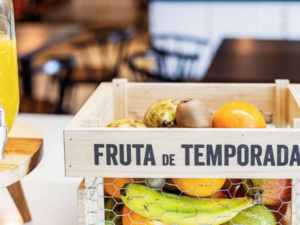 Comida en o cerca de este hotel