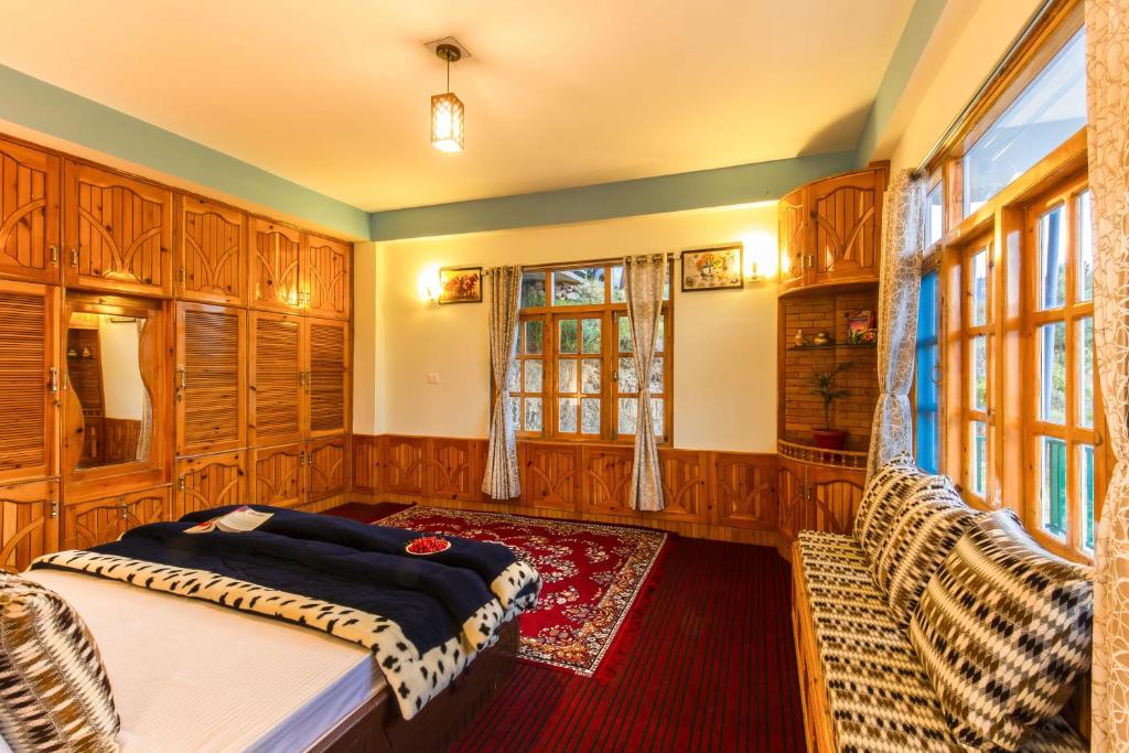 Postel nebo postele na pokoji v ubytování Zostel Homes Kotkhai (Shimla)