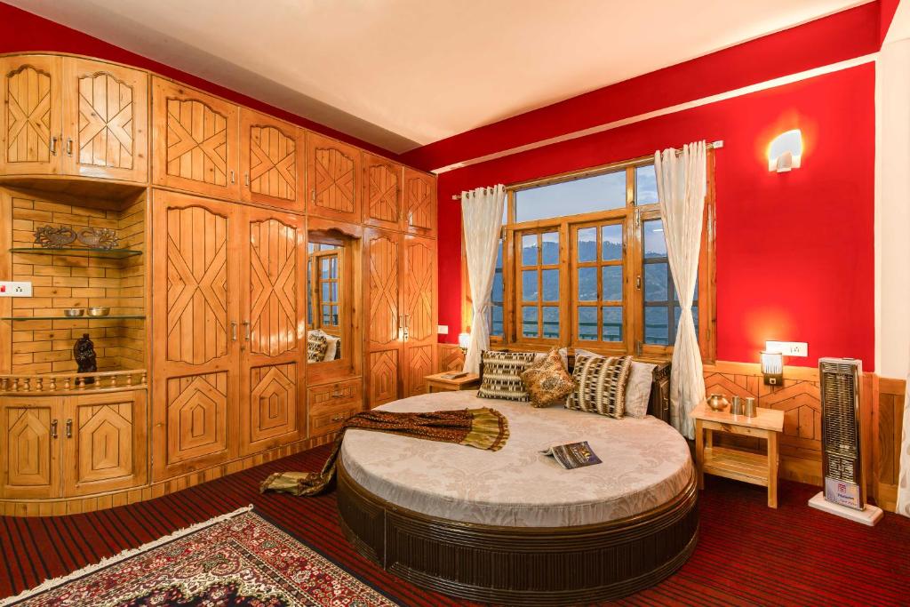 Postel nebo postele na pokoji v ubytování Zostel Homes Kotkhai (Shimla)