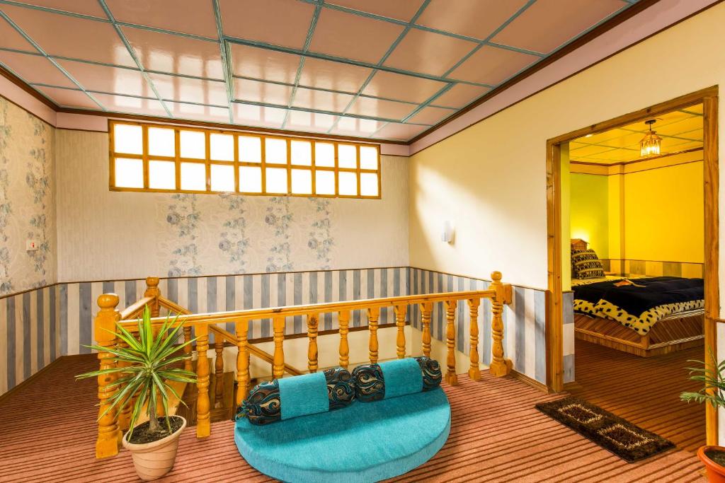 Posezení v ubytování Zostel Homes Kotkhai (Shimla)