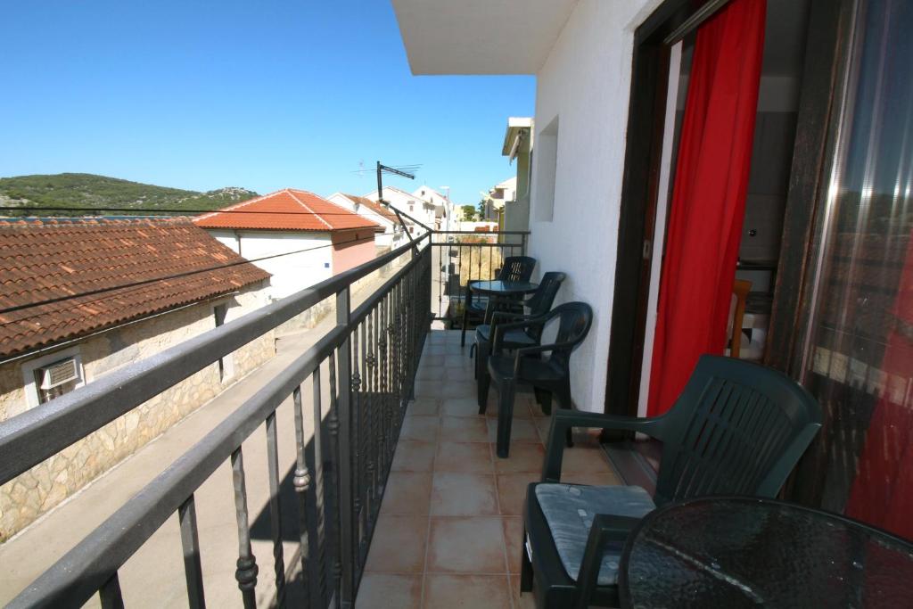 Fotografie z fotogalerie ubytování Two Bedroom Apartment in Tisno v destinaci Tisno