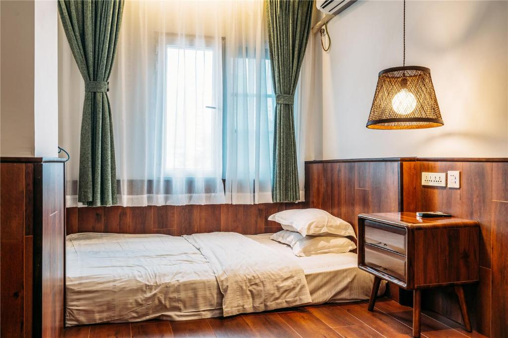 Chengdu Flipflop Hostel Poshpacker (Chunxi Road Metro Station) - Chambre Double Economy--Salle De Bain Privée