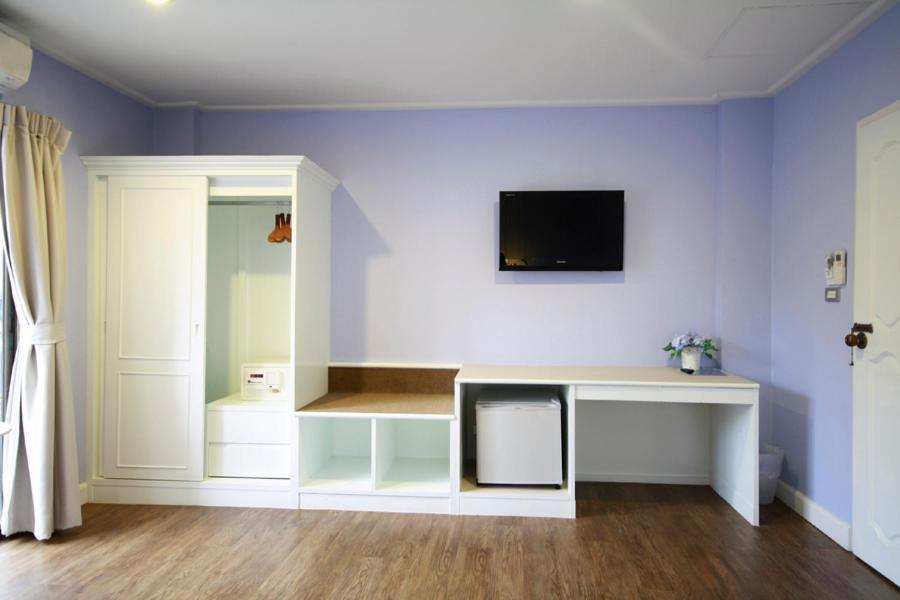 TV a/nebo společenská místnost v ubytování Hotel Alley